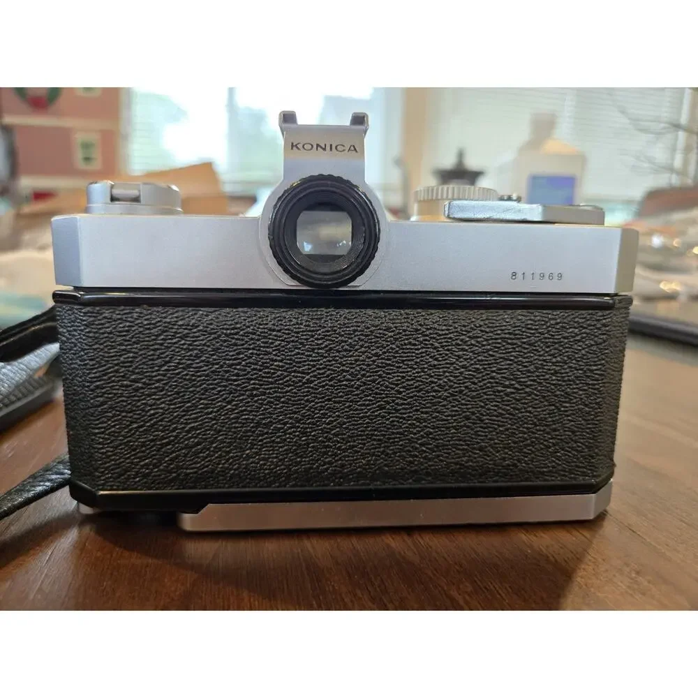 Vtg KONICA Autoreflex A 35mm Camera F=52mm 1:18 Lens & Leather Case & UV Filter